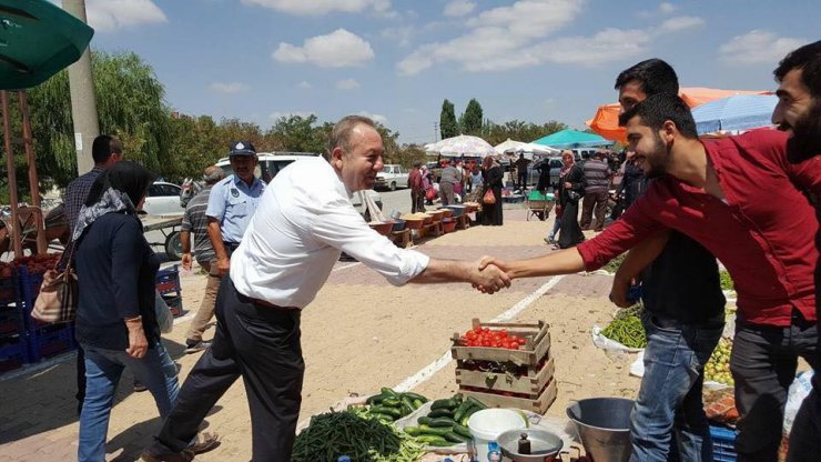 Başkan Şahiner pazarcı esnafını dinledi