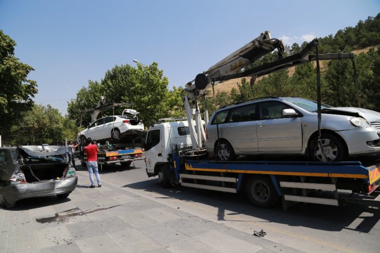 Başkent’te zincirleme kazada hamile kadın yaralı