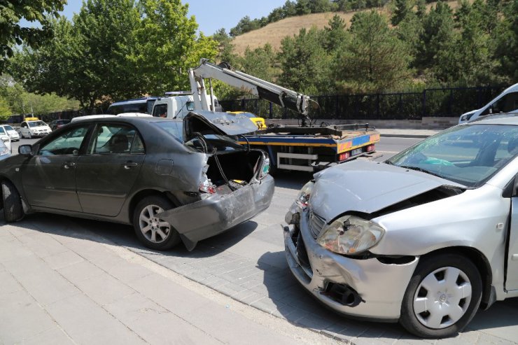 Başkent’te zincirleme kazada hamile kadın yaralı