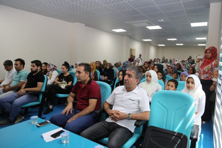 Belediyenin gençlik merkezi ilk mezunlarını verdi