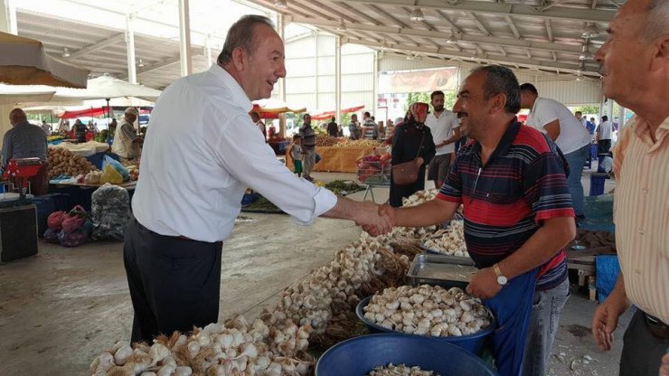 Başkan Şahiner pazarcı esnafını dinledi