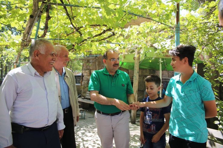 Bitlis Valisi Ustaoğlu, vatandaşlarla bir araya geldi