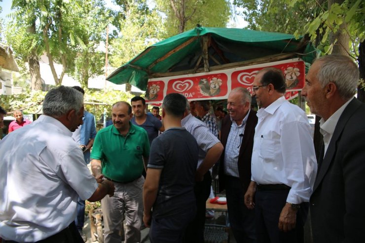 Bitlis Valisi Ustaoğlu, vatandaşlarla bir araya geldi