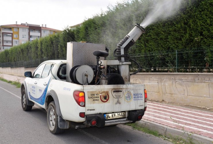 Bozüyük Belediyesi tarafından ilaçlama çalışmaları devam ediyor