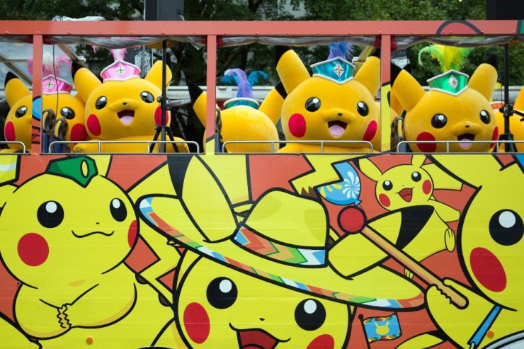 Pikachular Japonya sokaklarını hareketlendirdi