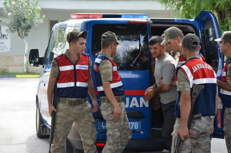 Birlikte yaşadığı kadının eski kayınpederini öldürdü