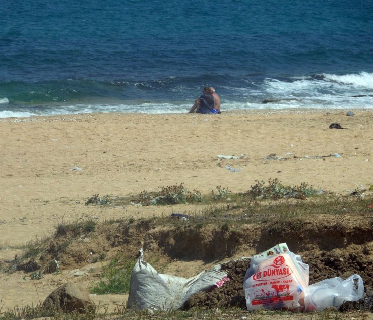 Vatandaşlar Karaburun Plajından şikayetçi