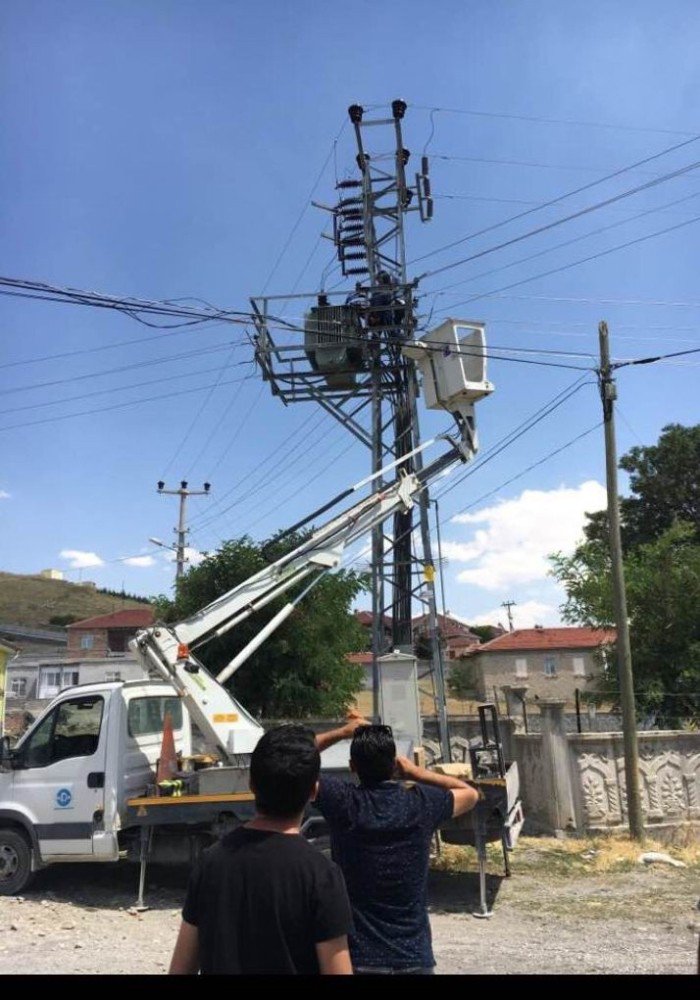 Elektrik akımına kapılan işçi hayatını kaybetti