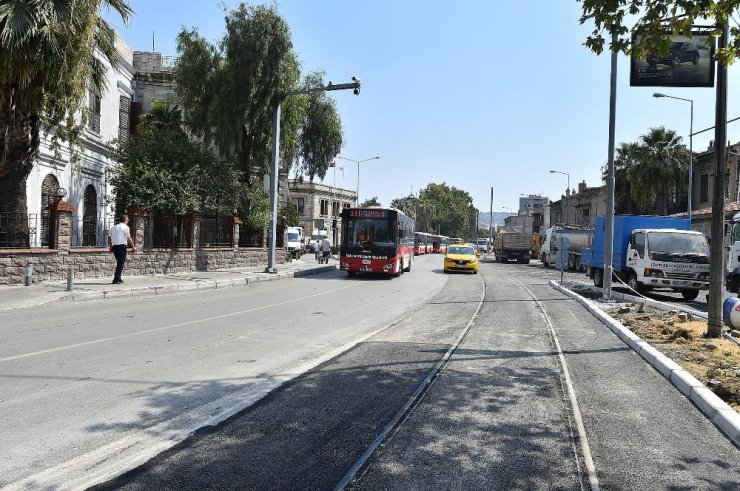 Alsancak Garı önünde tramvay çalışması bitti