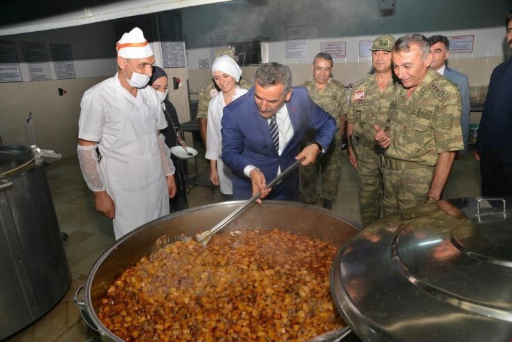 Vali Kaymak: “Askerlerimizin sağlığı ve güvenliği bizim için çok önemli”