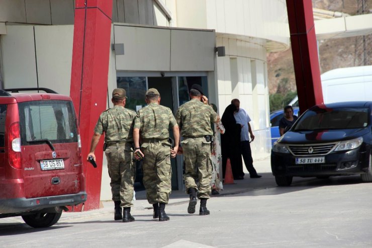 Sivas’ta 31 asker zehirlenme şüphesiyle hastaneye kaldırıldı