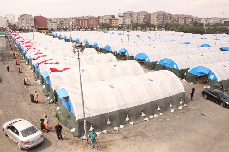 İstanbul’un en büyük kurban satış ve kesim alanı Sultangazi’de kurbanlıkları bekliyor