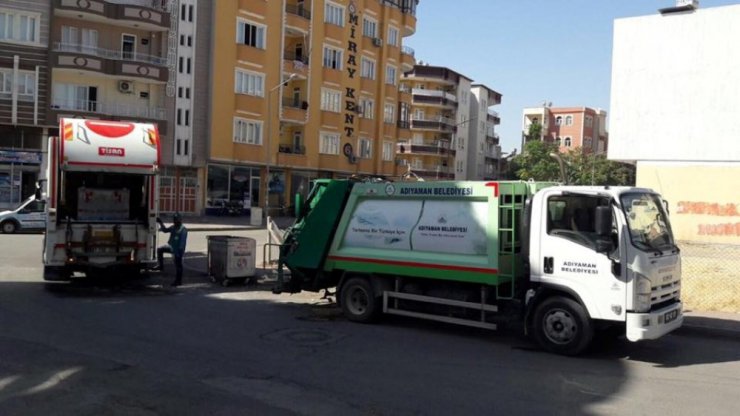 Adıyaman Belediyesi günde 100 çöp konteynerini temizliyor