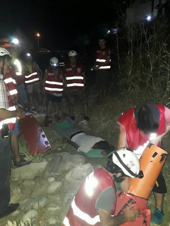 AKUT Mersin ekibinin kurtarma tatbikatı gerçeğini aratmadı