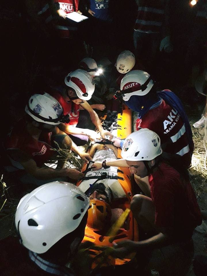 AKUT Mersin ekibinin kurtarma tatbikatı gerçeğini aratmadı