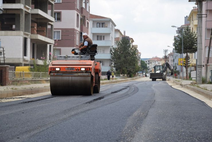 Dikilitaş Caddesi asfalt yenileme çalışmaları başladı