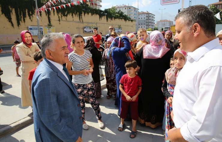 Büyükkılıç, "Açılan iş yerleri büyümeni ve gelişmenin bir ifadesidir"