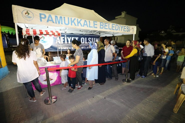 Pamukkale’de çocuklar eğleniyor