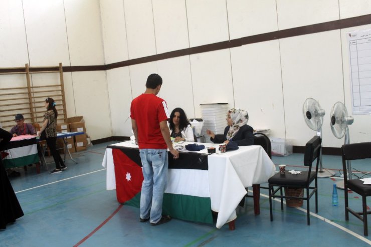 Ürdün belediye seçimleri için sandık başında
