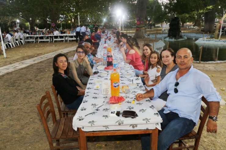 Burhaniye’de zabıtalar dayanışma yemeğinde bir araya geldi