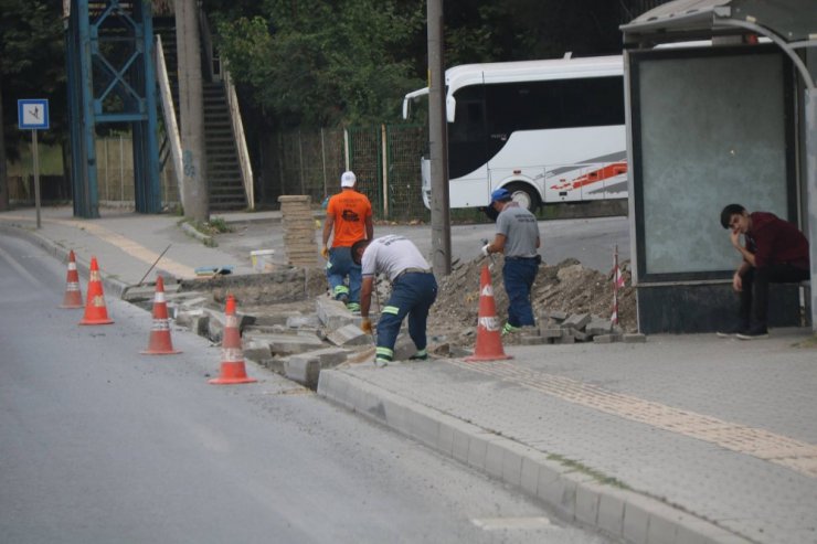 Yeşiltepe-Kepez yolunda ki cep ve duraklar yapılıyor