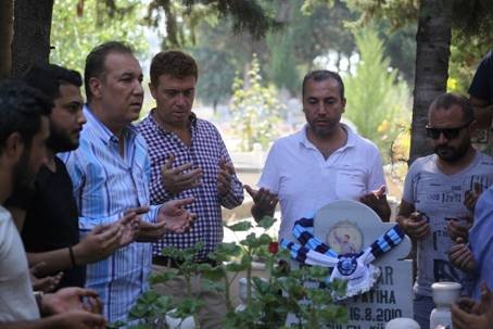 Bekir Çınar, kabri başında anıldı