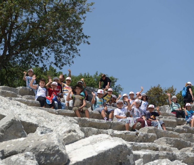 AKBEM öğrencileri Termessos Antik Kenti’ni gezdi