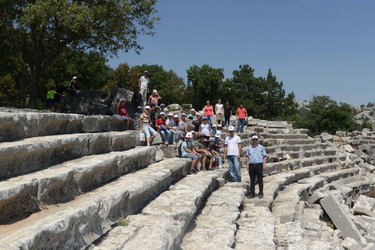 AKBEM öğrencileri Termessos Antik Kenti’ni gezdi