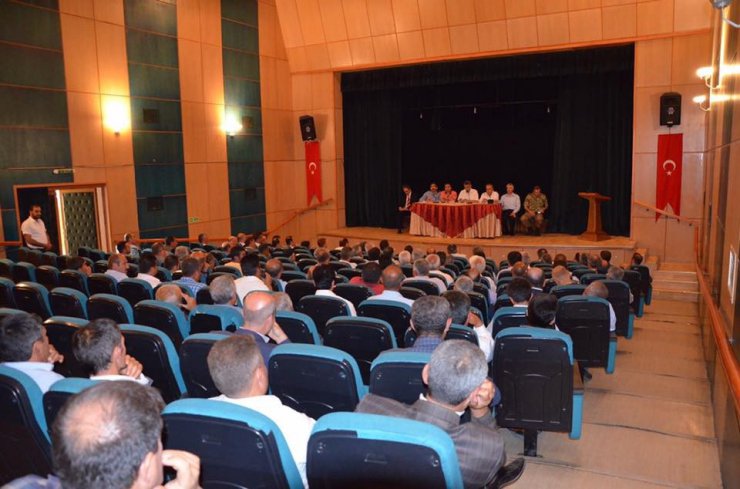 Kaymakam Özkan, kurum amirleri ve muhtarlarla toplantı yaptı