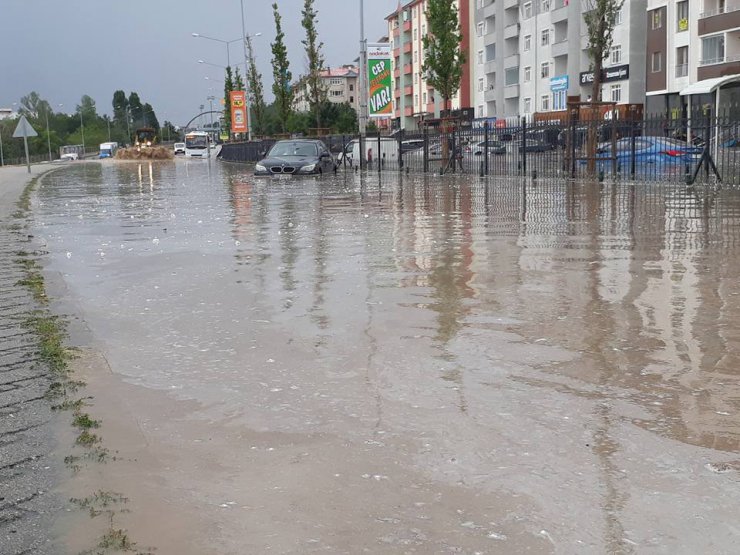 Doğu Anadolu’da sağanak yağış su baskınlarına neden oldu