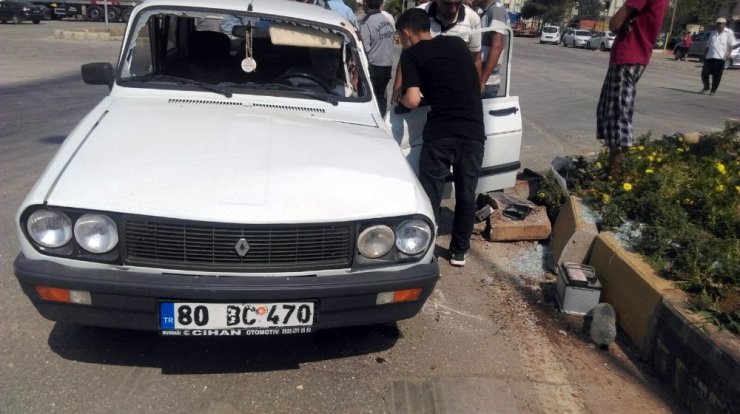 Polis aracının da karıştığı kazada 1 kişi yaralandı