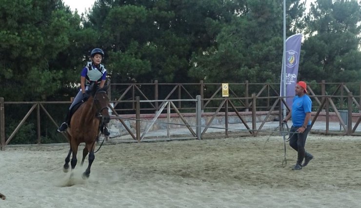 Gebzeli çocuklar ata sporuyla tanışıyor