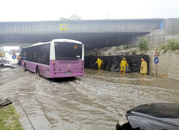 İstanbul’da beklenen yağış başladı