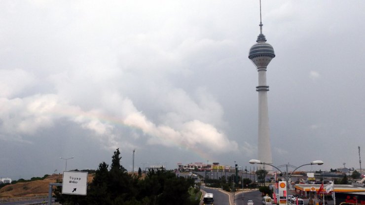 İstanbullulara gökkuşağı sürprizi