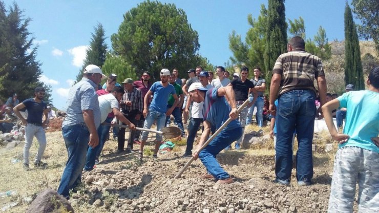 Hap içerek intihar ettiği iddia edilen kadın son yolculuğuna uğurlandı