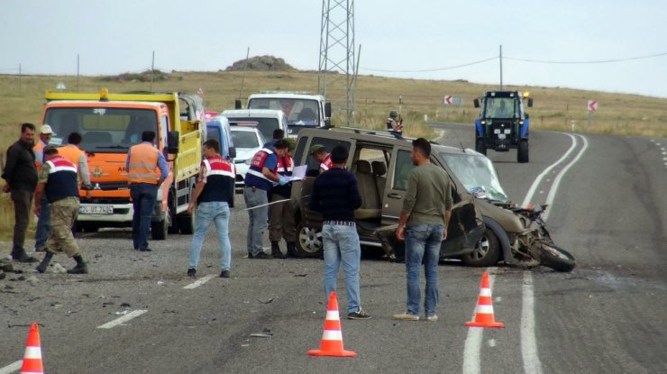 Kars-Ani yolunda trafik kazası: 1 ölü, 4 yaralı