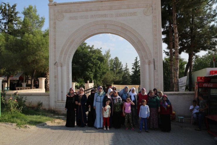 Kuran kursu öğrencileri Eyüp Nebi Türbesine götürüldü