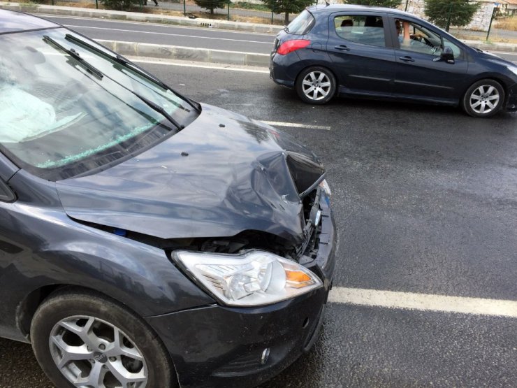 Darende’de otomobil çapa motoruna çarptı: 1 ağır yaralı