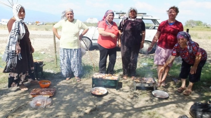 Burhaniye’de kursiyer çocuklar piknikte buluştu