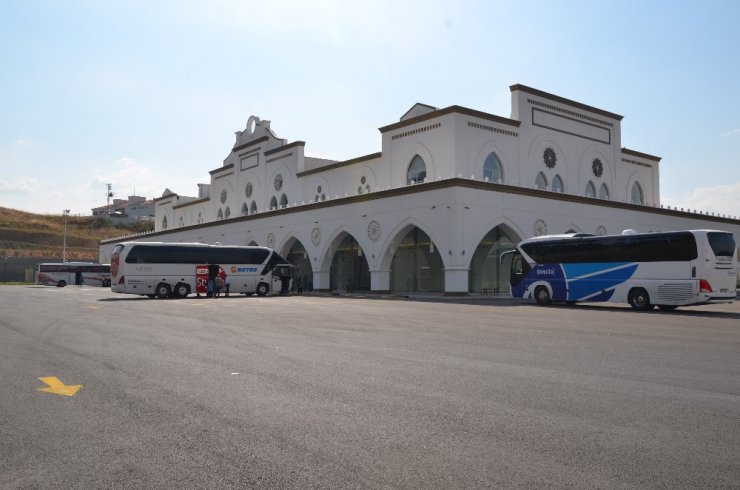 Yeni terminal günde 200 otobüsü ağırlıyor