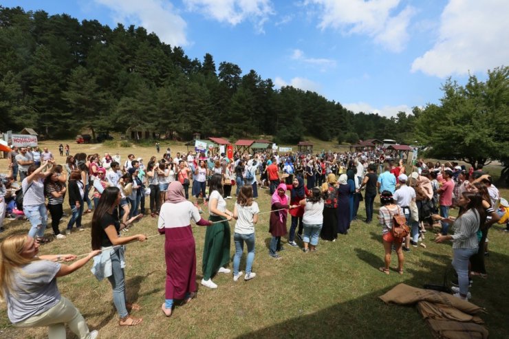 Yabancı öğrenciler Abant’ta doyasıya eğlendi