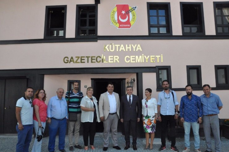 Başkan Ahmet Atam: Basının ne kadar önemli bir görev üstlendiğini 15 Temmuz’da bir kez daha gördük