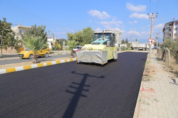 Burhaniye’de Kuvvayi Milliye Bulvarı asfaltlanıyor