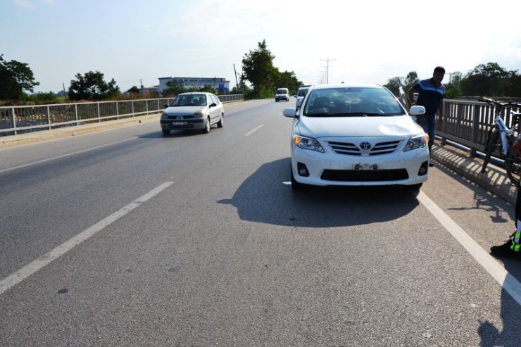 Köprüden geçerken otomobil altında kaldı