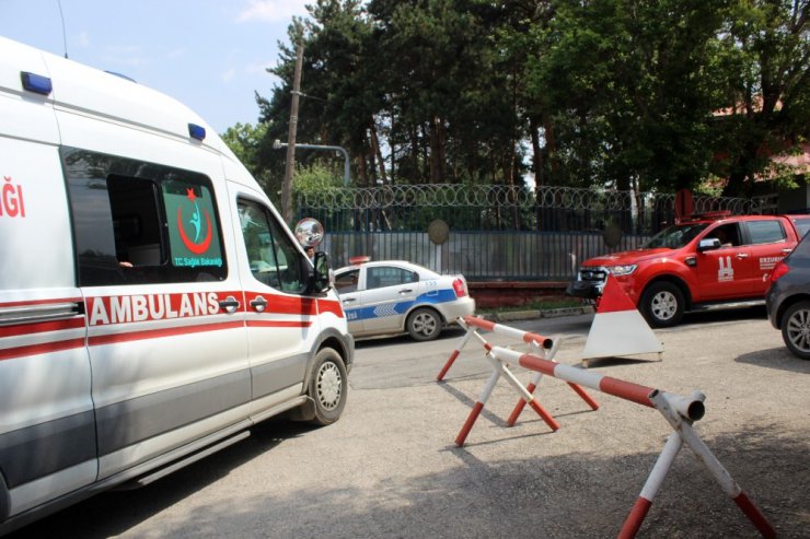 Erzurum’da askeri karargahta çıkan yangın paniğe yol açtı