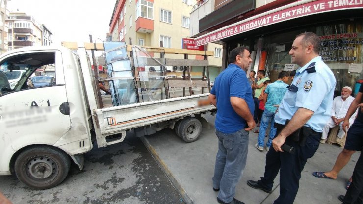 Esenyurt’ta kamyonet dehşeti kamerada