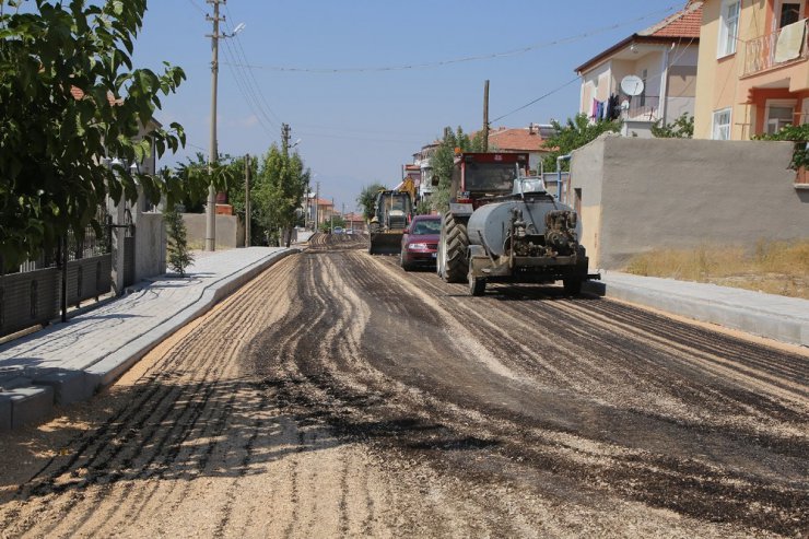 Karaman Belediyesinin asfalt çalışmaları sürüyor