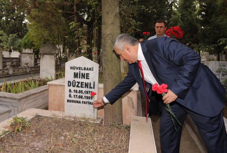 Deprem şehitleri dualarla anıldı