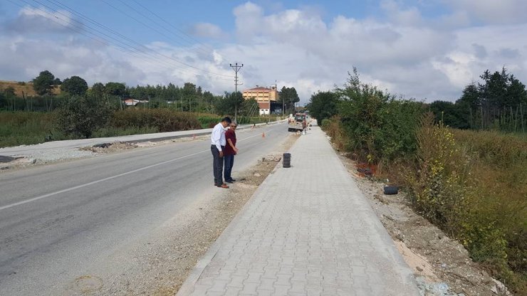 Pazaryeri’nde kaldırım çalışmaları devam ediyor