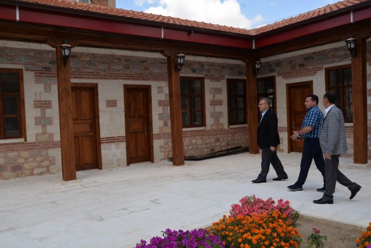 Milletvekili Eldemir Başkan Bakıcı ile birlikte Tekke Mahalle Camii’nde incelemelerde bulundu